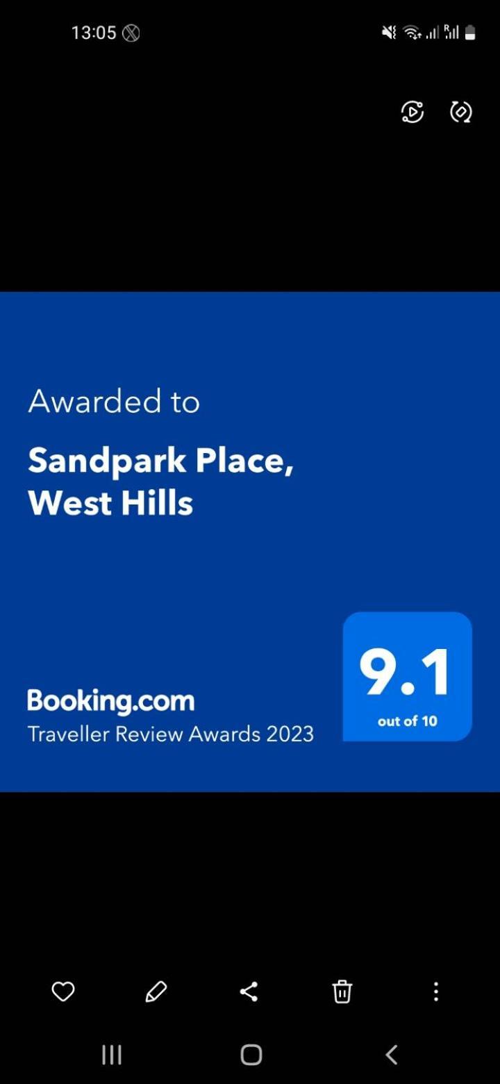 Sandpark Place, West Hills Mile 11 ภายนอก รูปภาพ